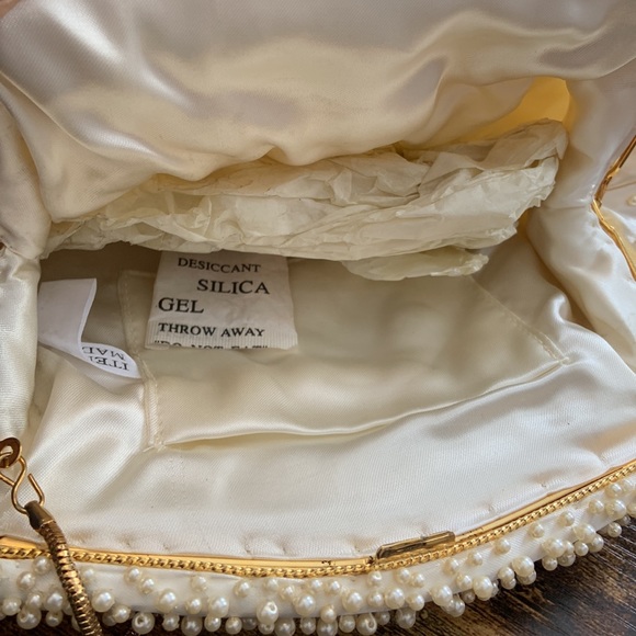 VINTAGE JEWEL CLUTCH w/ CHAIN!! - Picture 5 of 6